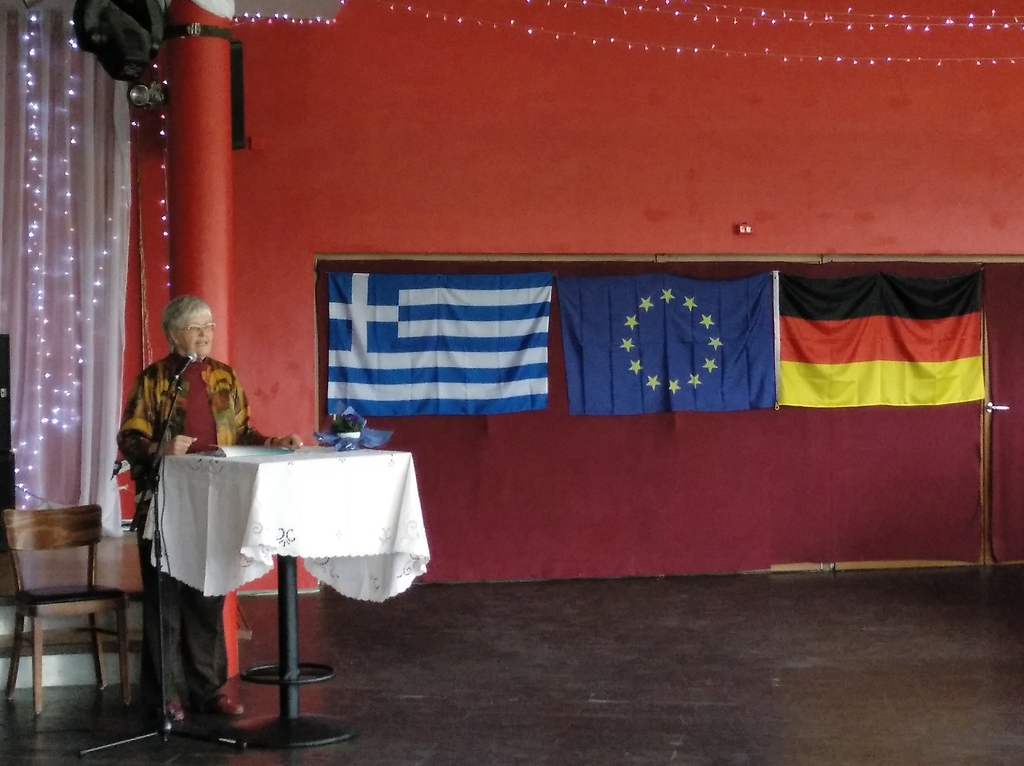 Dr. Sigrid Skarpelis-Sperk (Vorsitzende der Vereinigung der Deutsch Griechischen Gesellschaften) spricht über Jugendarbeitslosigkeit in Europa, die Bemühungen der EU und die Gründung eines Deutsch-Griechischen Jugendwerks